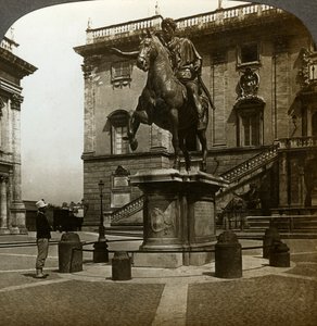 Statue des Kaisers Marcus Aurelius, Rom, Italien von Underwood and Underwood