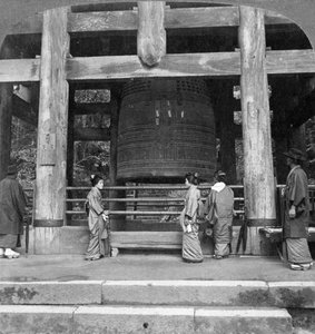 Die große Glocke des Chion-in-Tempels, Kyoto, Japan, 1904