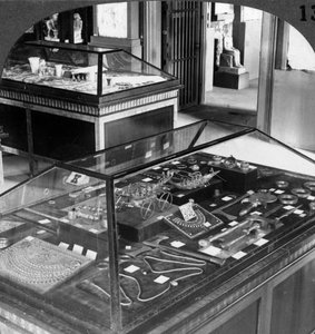 Der prächtige Schmuck der Königin Ahhotep ca. 1560 v. Chr.-1530 v. Chr., Kairo Museum, Ägypten, 1905