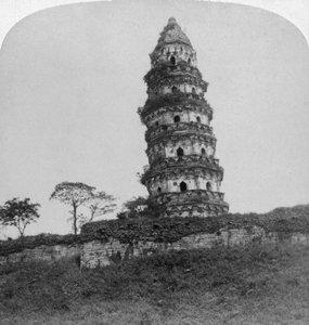 Tiger Hill Pagode, der Schiefe Turm von Soo-Chow Suzhou, China, 1900