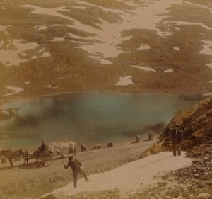Reisende mit Julischneebällen, auf der Straße über die Haukeli-Berge, Norwegen, Künstler: Elmer Underwood, Bert Elias Underwood