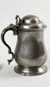 Quartkrug von Unidentified Maker