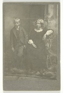 Ohne Titel (Junge und Mädchen)