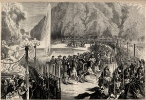 Großes Magazin vom 14. August: Kaiser Napoleon III. (1808-1873), gefolgt von seinem Stab, überquert den Tuileriengarten in Paris. Sein Sohn, der kaiserliche Prinz Eugene Louis Joseph (1856-1879), ist zu seiner Rechten. Gravur in „The Universe illustrious“. von Unknown artist