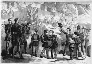 Reise Seiner Majestät des kaiserlichen Prinzen Napoleon Eugene Louis Jean Joseph Bonaparte (1856-1879), Sohn von Napoleon III., nach Cherbourg, Frankreich: Moosen und Kinder der Truppen bieten dem Prinzen einen Blumenstrauß an. Gravur in „L