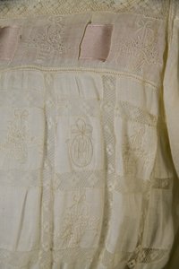 Bertha Palmers Nachthemd, ca. 1880 (Detailansicht) von Unknown artist