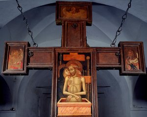 Beweinung (Abnahme vom Kreuz). Anonymes Holzgemälde auf der Rückseite eines Kreuzes. 15. Jahrhundert, Varazze, Cappella del Castello Invrea, Italien von Unknown artist