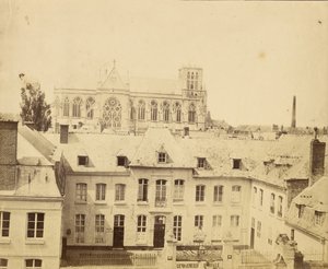 Gebäude der kaiserlichen Gendarmerie und gotische Kathedrale