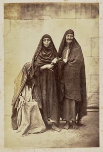 Gruppenporträt von drei Frauen von Unknown artist