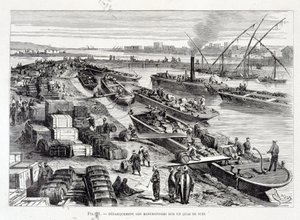 Entladung von Waren an einem Dock im Suezkanal