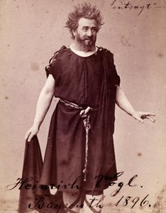 Deutscher Tenor Heinrich Vogl (1845 - 1900) als Loge in Richard Wagners „Siegfried“ in Bayreuth. 1896 von Unknown photographer