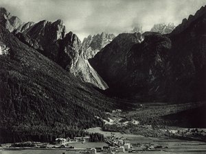 Die Stadt Dobbiaco in den Dolomiten