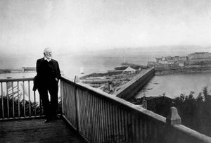 Victor Hugo (1802-1885) im Hauteville-Haus während des Exils in Guernsey (von 1851 bis 1870) im Jahr 1868