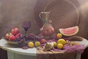 Rustikale Früchte und Krug