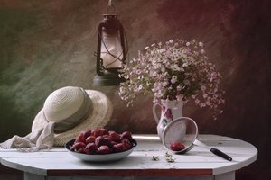 Sommererdbeeren Stillleben