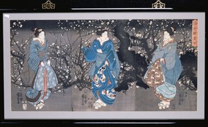 Ein Oban-Triptychon, das eine nächtliche Szene mit drei Bijin darstellt