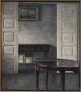 Die Flügeltüren stehen offen zu einem dahinter liegenden Raum mit einem geschlossenen Klavier von Vilhelm Hammershøi
