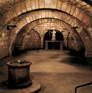 Krypta des Heiligen Antolin, Kathedrale von Palencia, Spanien, 7. Jahrhundert (Foto) von Visigothic
