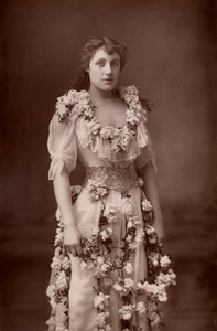 Julia Neilson (1868-1957) englische Schauspielerin von W. and D. (after) Downey