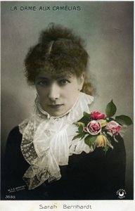 Henriette Rosine Bernard alias Sarah Bernhardt (1844-1923) als „Die Kameliendame“ von Alexandre Dumas Jr. (Foto) von W. and D. Downey