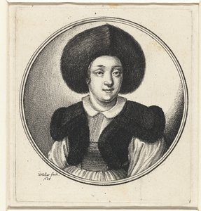 Frau mit Pelzmütze