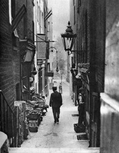 George Court, ein Durchgang zum Adelphi Theatre vom Strand, London, 1926-1927