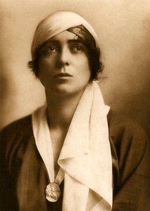 Lady Constance Stewart Richardson, ca. 1913 von White Studios