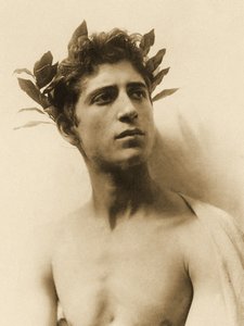 Studie eines Jungen mit Kranz, Sizilien, ca. 1898
