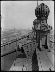 Detail der Spitzen auf der Manhattan Bridge, 25. August 1914 von William Davis Hassler