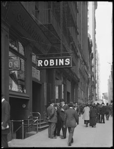S.M. Robins Co. Schild bei 35 Broadway, New York City, 2. Mai 1916