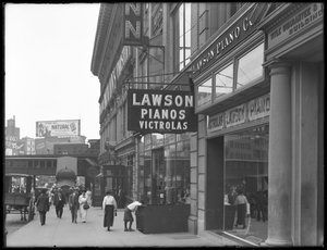 Schild für Lawson Pianos, 372 E. 149th Street, New York City, 2. August 1916