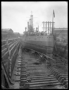 Die U.S.S. Utah im Trockendock der Brooklyn Navy Yard, ca. 1912 von William Davis Hassler