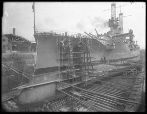 Die U.S.S. Utah im Trockendock in der Brooklyn Navy Yard, ca. 1912