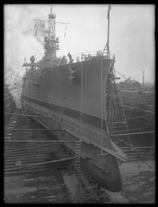 Die U.S.S. Utah im Trockendock der Brooklyn Navy Yard, ca. 1912