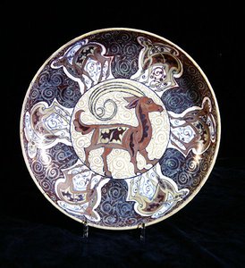 Lustre Charger von William de Morgan