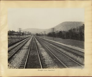 Geradliniges Aquädukt von William H. Rau
