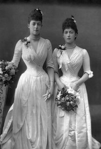 Die Prinzessinnen Victoria 1868-1935 und Maud 1869-1938 von Wales, 1890