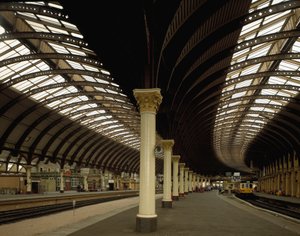 Ansicht des York Central Station, entworfen von den Architekten William Peachy und Thomas Prosser (19. Jahrhundert). 1870-1877 England