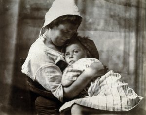 Porträt einer Mutter und ihrer Tochter, ca. 1900-1905 von Frederick (attr. to) Barnard