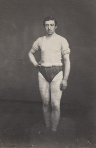 Junger Mann in Sportkleidung von attributed to Oliver H. Willard