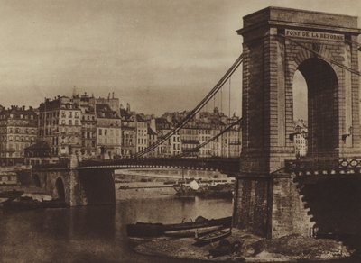Die Pont Louis-Philippe, Pont de la Reforme während der Revolution von 1848 von (after) French Photographer