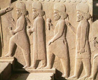 Relief, das medische Wachen von den Treppen der Triplyon-Halle darstellt, Achämenidenzeit, 6.-5. Jahrhundert v. Chr. von Achaemenid