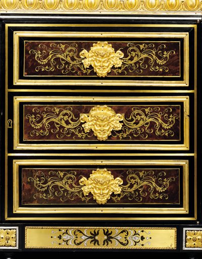 Detail eines späten Louis XVI ormolu-montierten Boulle-Marketerie-Seitenschranks von Adam (attr. to) Weisweiler