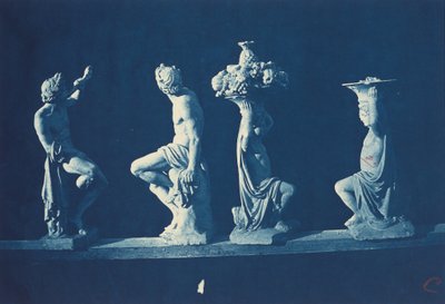 Vier Statuen von Adolphe Terris