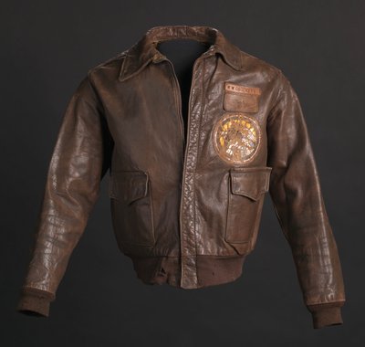 Fliegerjacke des Tuskegee Airman getragen von Lt. Col. Woodrow W. Crockett, 1942 von Aero Leather Clothing Co.