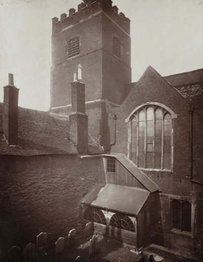 St. Bartholomews: Der grüne Kirchhof auf dem Gelände des alten Südquerhauses von Alfred H. Bool