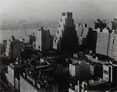 Von meinem Fenster im Shelton, Südost von Alfred Stieglitz