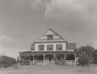 Haus auf dem Hügel, Lake George von Alfred Stieglitz