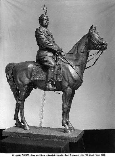 Mussolini zu Pferd, Bronzeskulptur von Raimondo Trentanove, Privatsammlung, Florenz von Fratelli Alinari