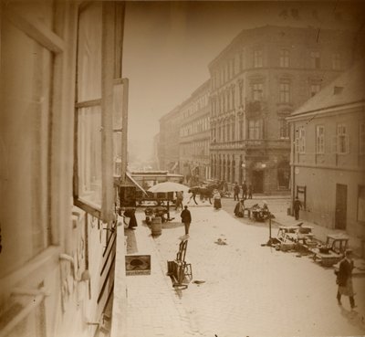 Blick aus dem Fenster von Muchas Wohnung, nahe Amalienstraße, München von Alphonse Maria Mucha